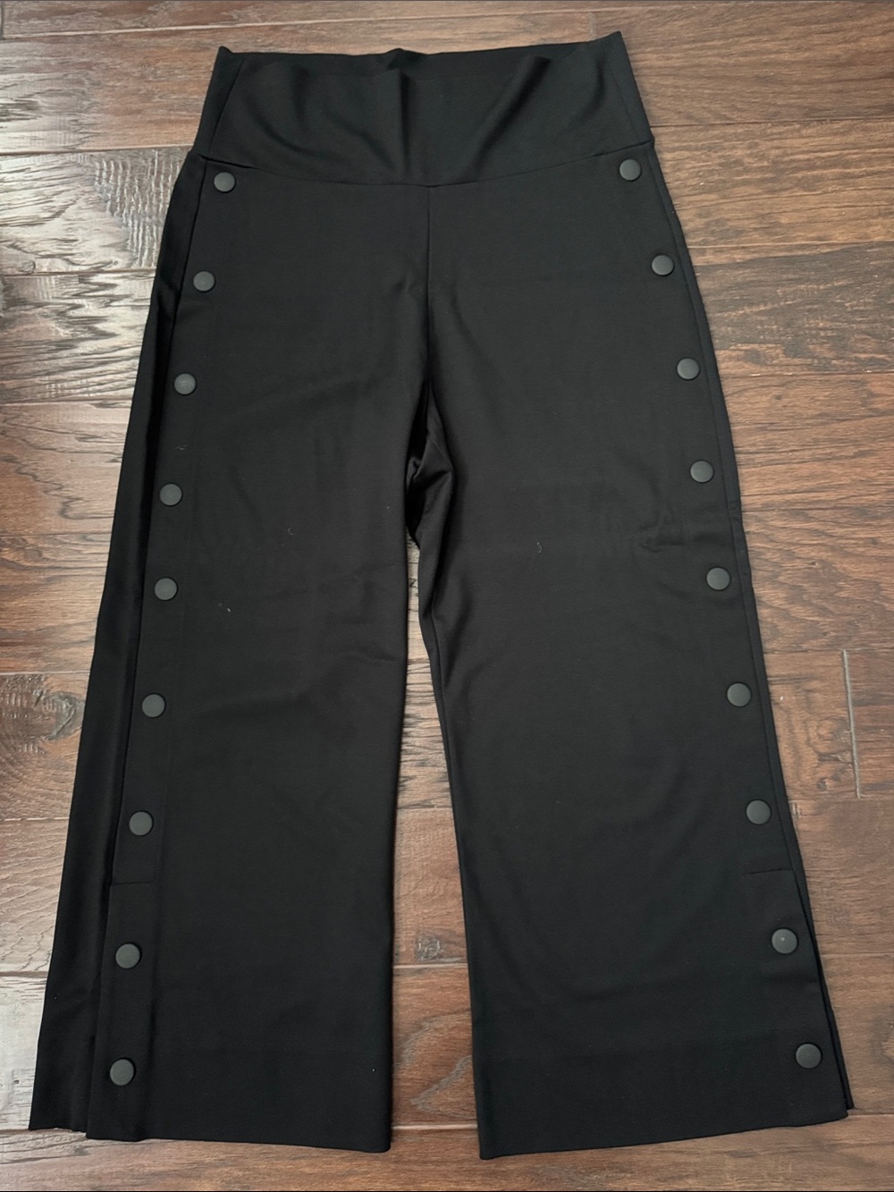 CAbi Black Cropped Wide-Leg Snap-Trim Pants Style#5867